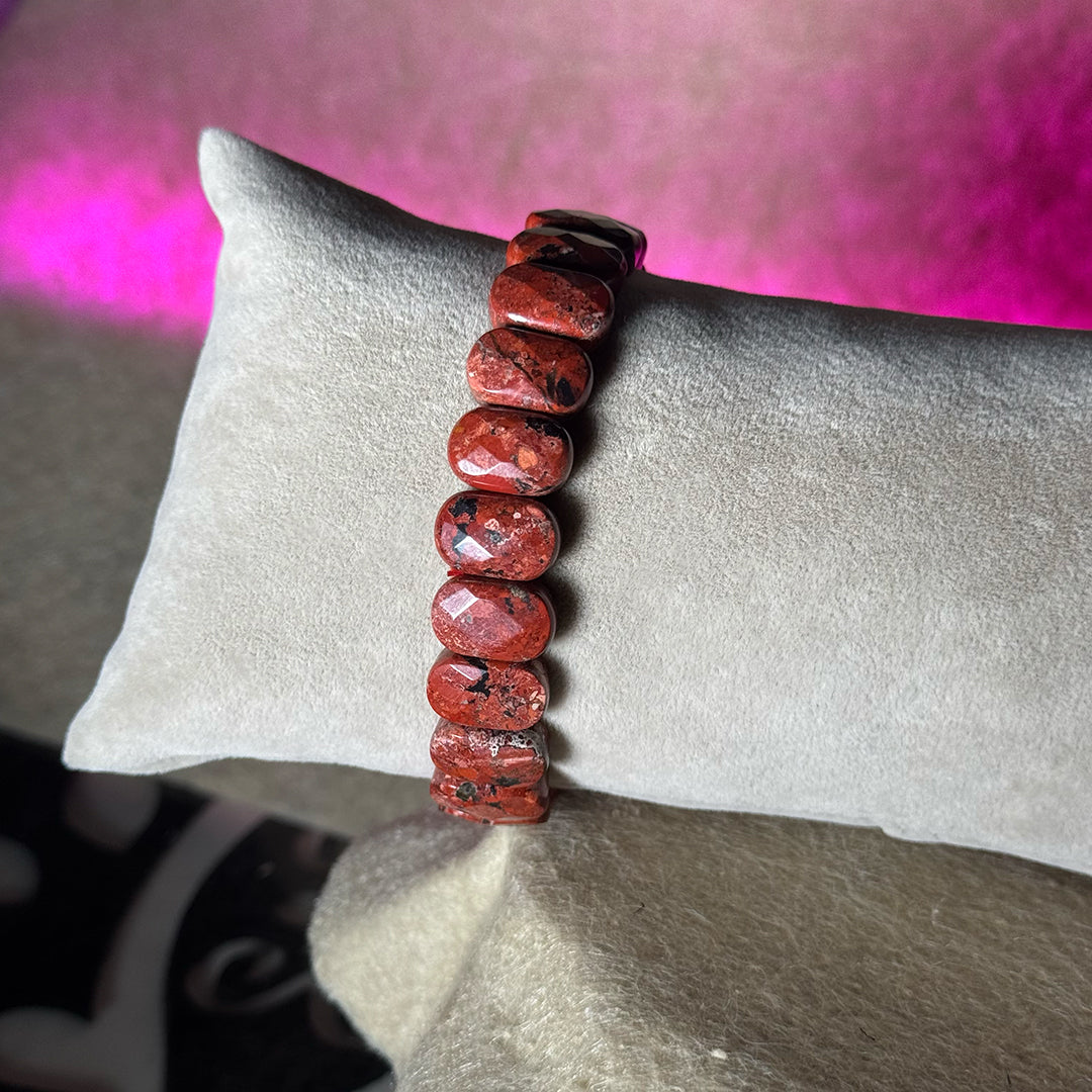 Gemour Red Guardian – Doğal Kırmızı Jasper Taşı Bileklik