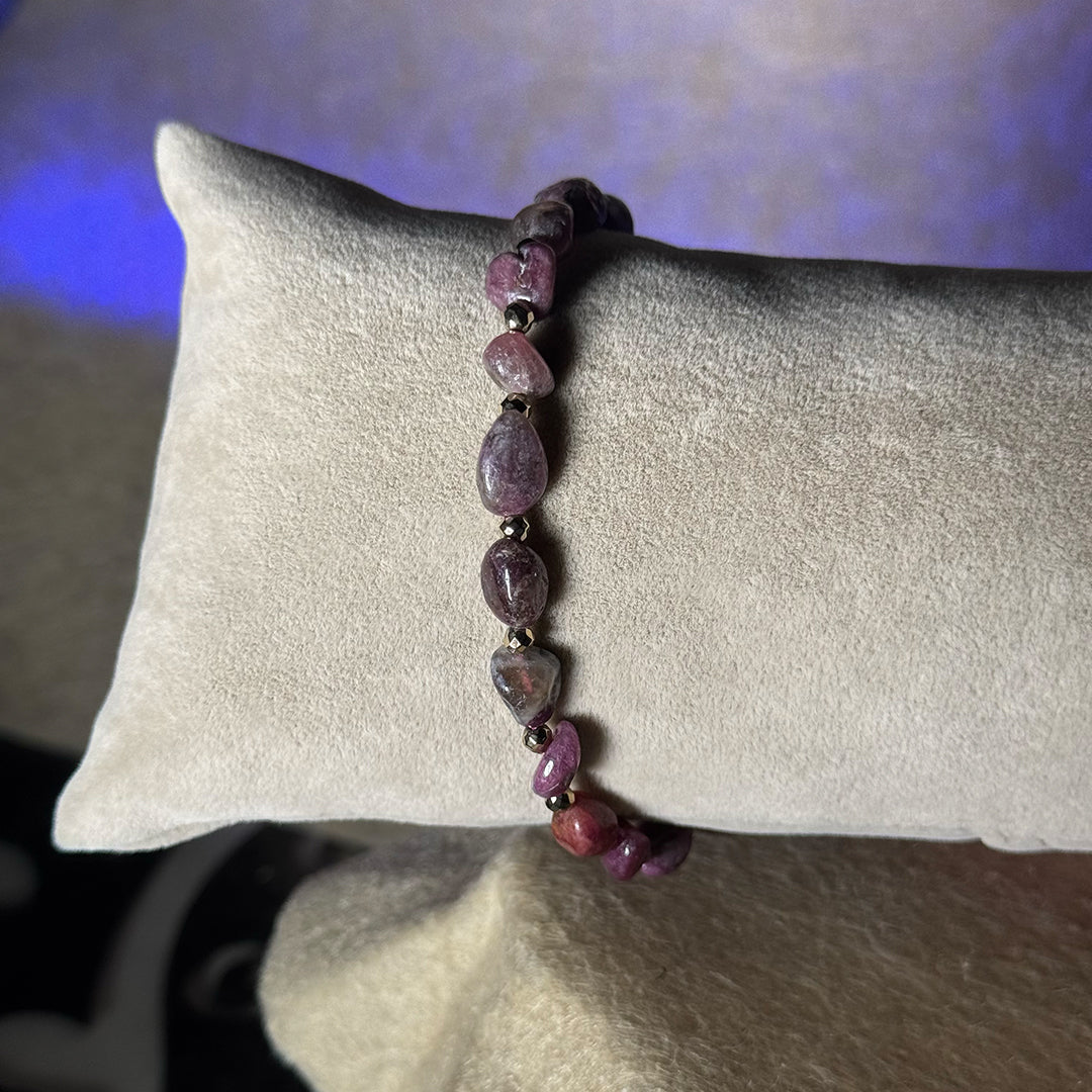 Gemour Calm Energy – Doğal Lepidolit Taşı Bileklik